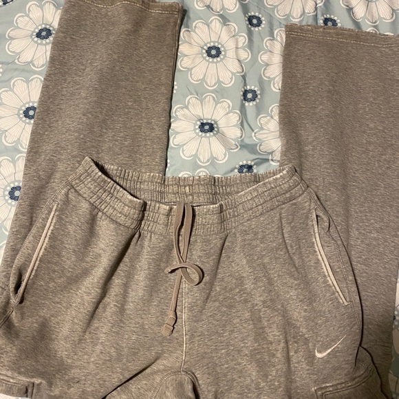 nike jeans price